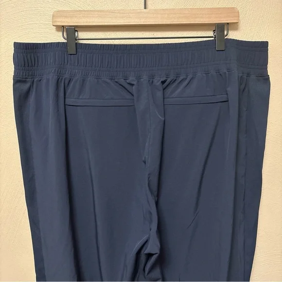Athleta Brooklyn Jogger Navy Blue Size 18 - Picture 8 of 12